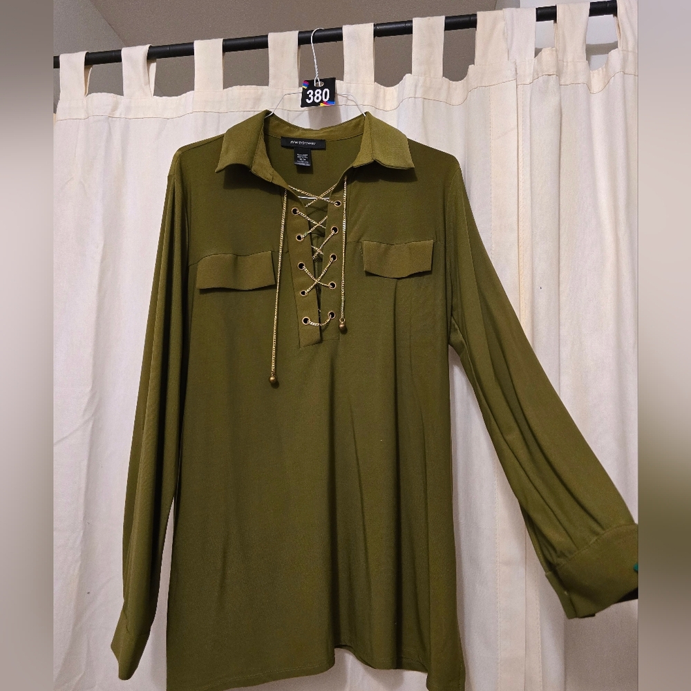 #380 Ashley stewart green chained pullover top